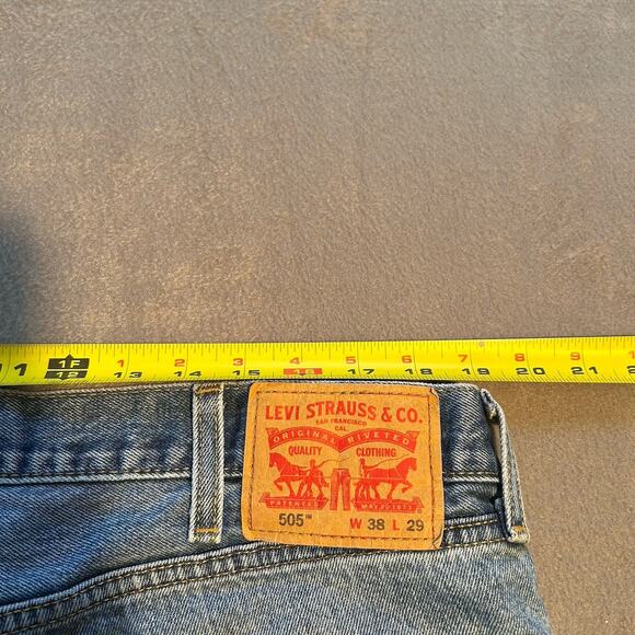 Levi’s 505 Jeans Mens 38x29 Regular Fit Straight Leg Blue Light Wash Denim - Picture 6 of 9
